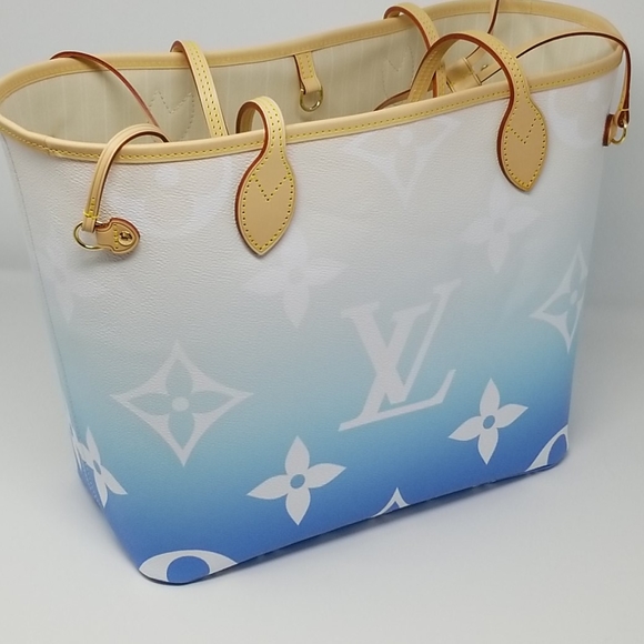 Pending Payment Plan LV By the Pool Neverfull MM - Picture 6 of 8